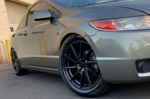 Road Hugger GT Ultra 17 Tire